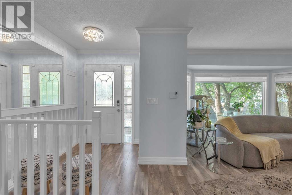 Single Family House 4 Level for Sale in  Templeridge Bay NE Temple Calgary 