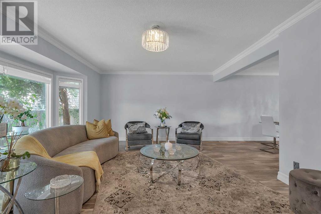 Single Family House 4 Level for Sale in  Templeridge Bay NE Temple Calgary 