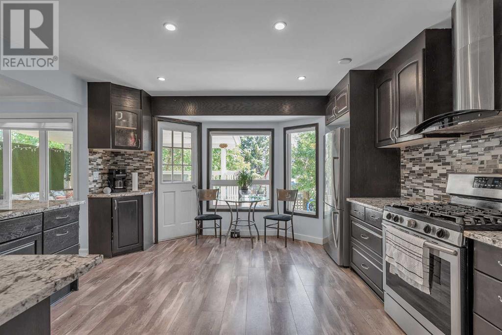 Single Family House 4 Level for Sale in  Templeridge Bay NE Temple Calgary 