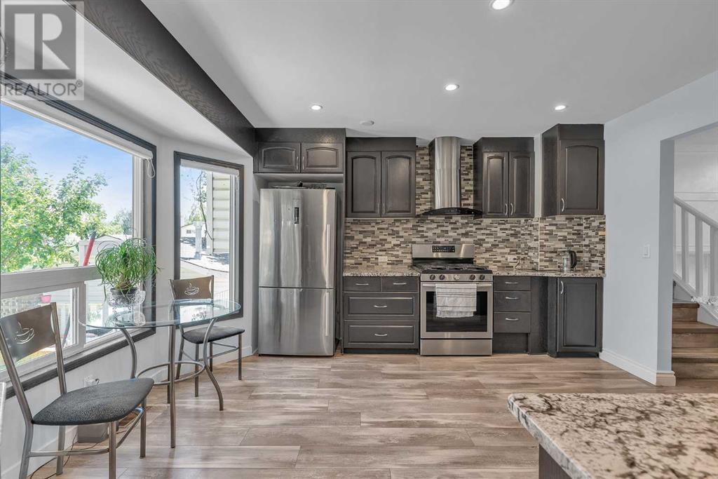 Single Family House 4 Level for Sale in  Templeridge Bay NE Temple Calgary 