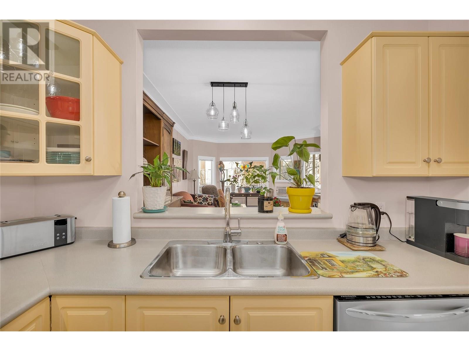 217 877 KLO Road, Kelowna