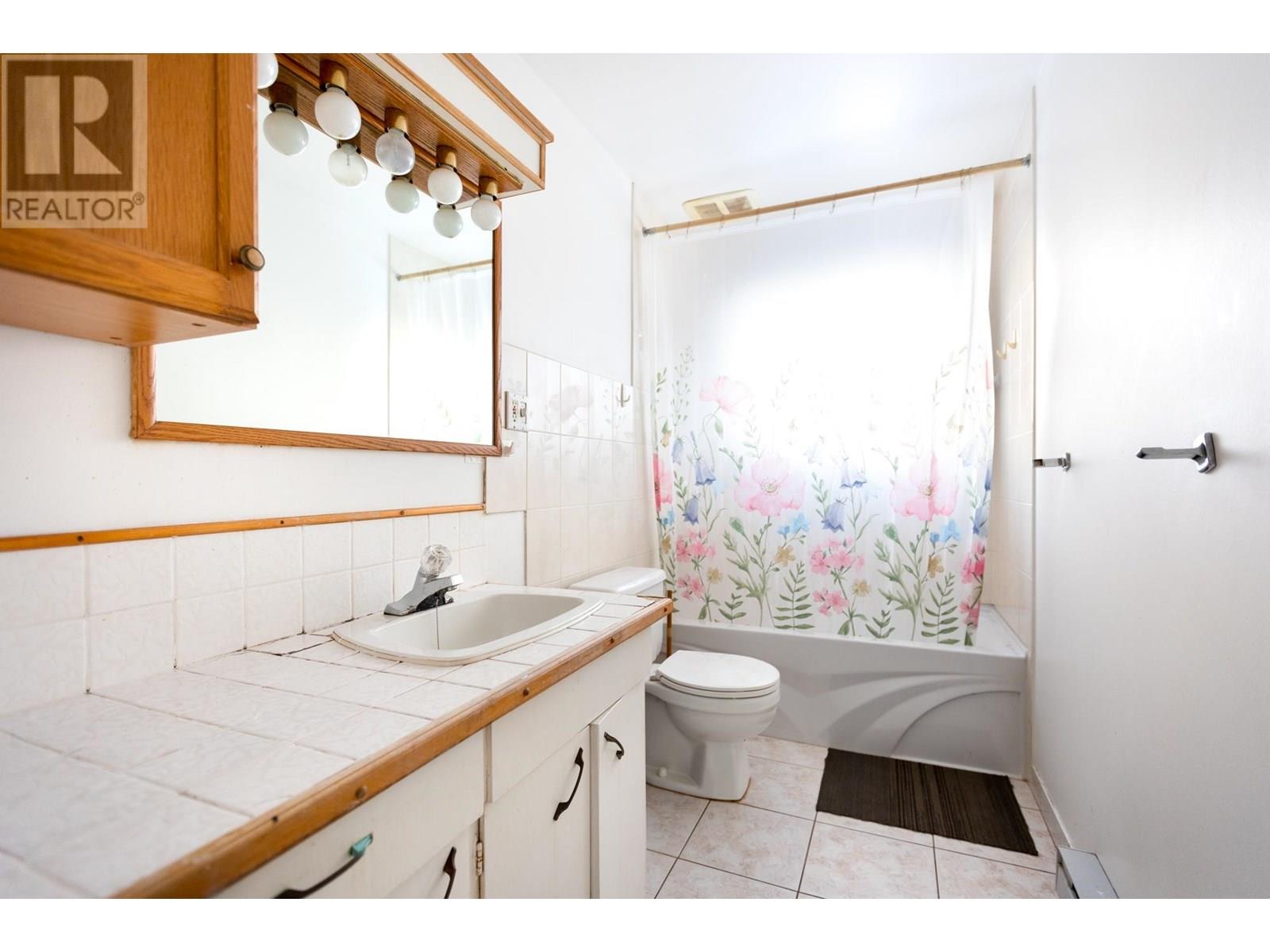 Photo 9 of 544 Beech Crescent, Prince George BC