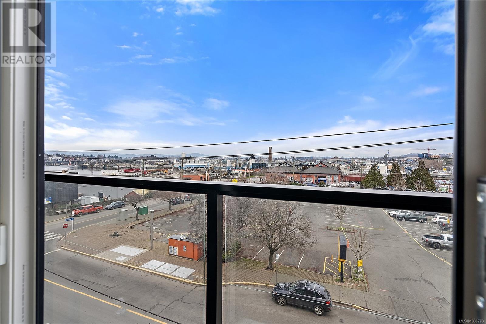#415 515 CHATHAM ST - Image 17