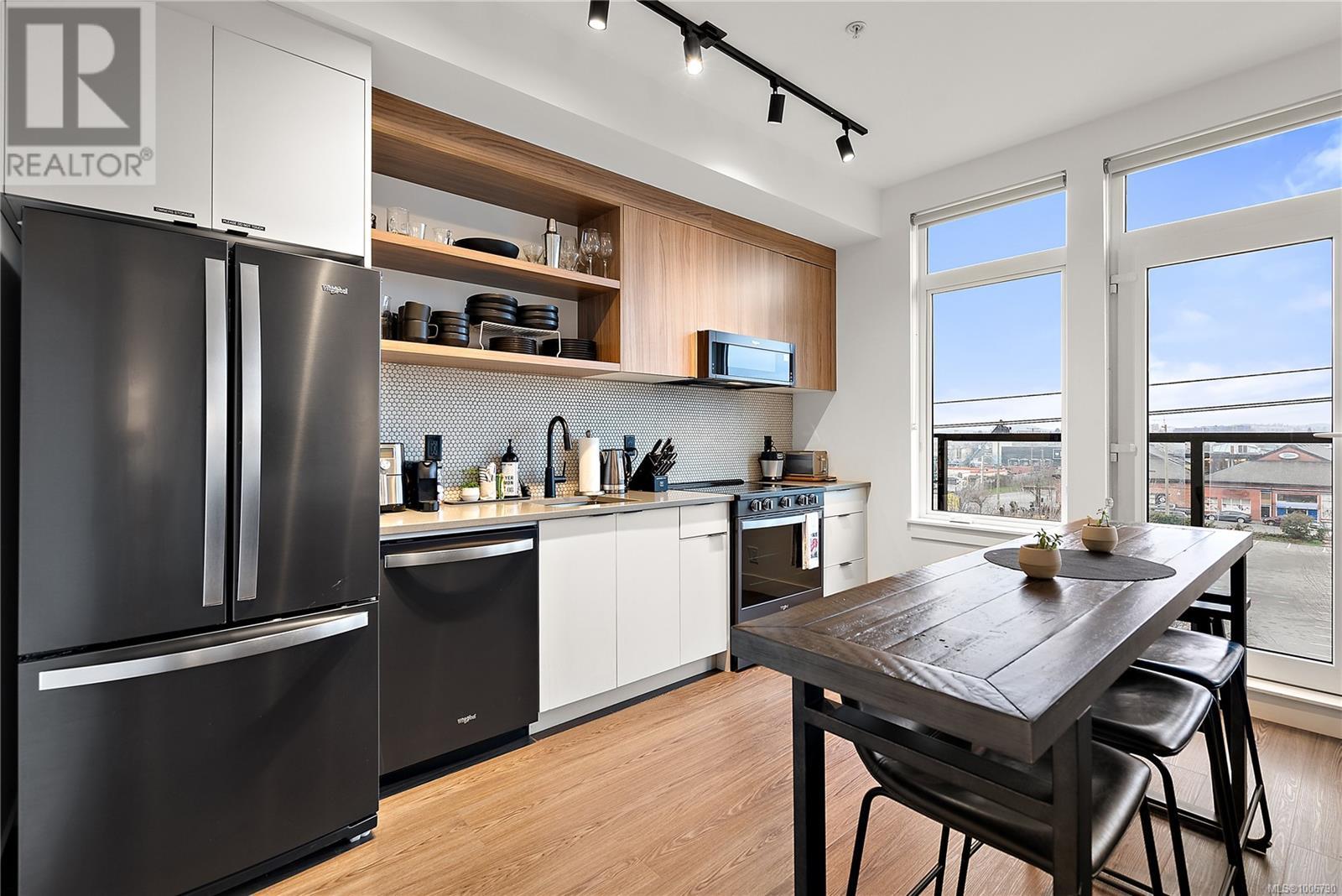 #415 515 CHATHAM ST - Image 3