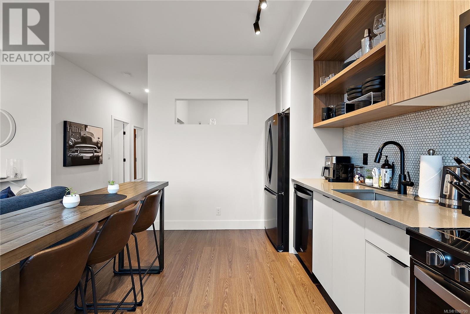 #415 515 CHATHAM ST - Image 6