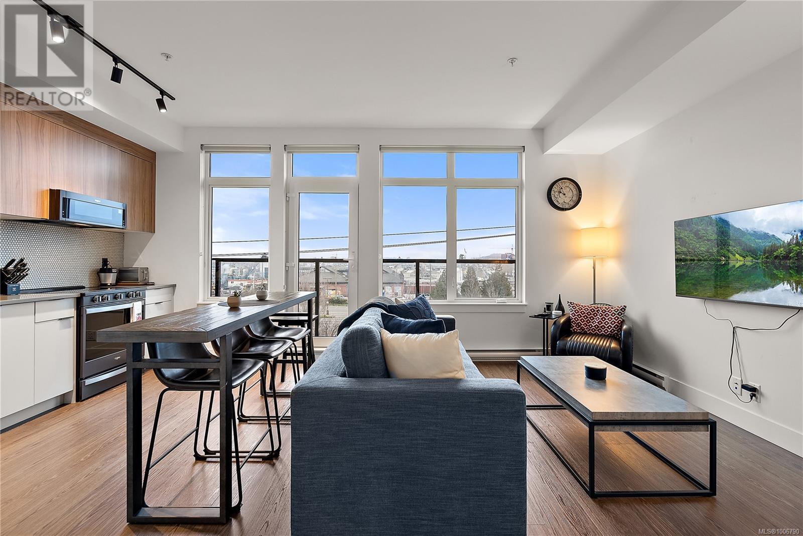 #415 515 CHATHAM ST - Image 7