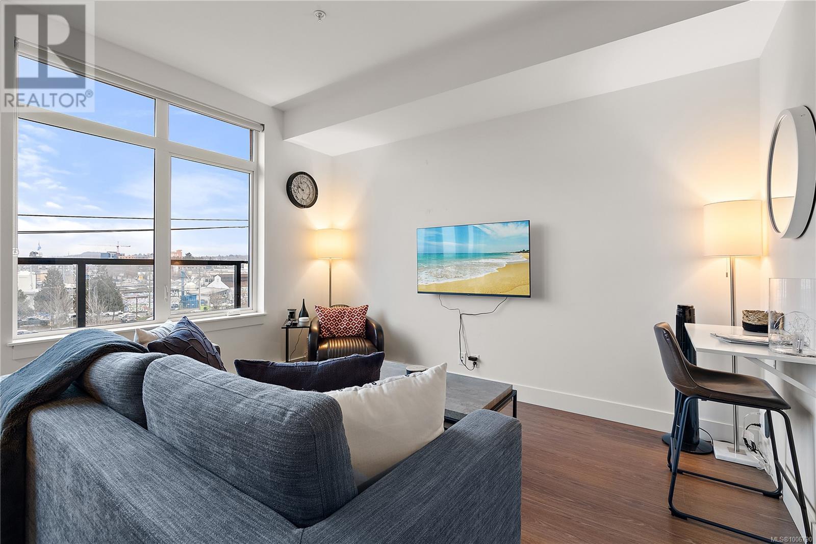 #415 515 CHATHAM ST - Image 9
