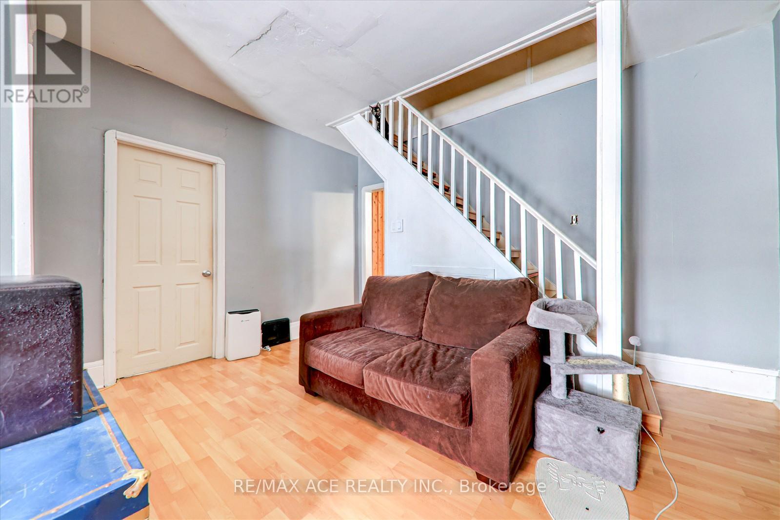 Photo 6 of 304 West Scugog Lane, Clarington ON