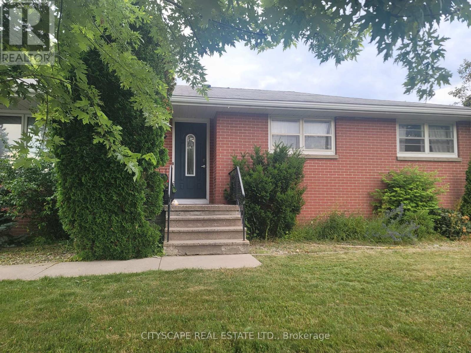 Photo 3 of 346 Meadowcrest Road, Kingston ON