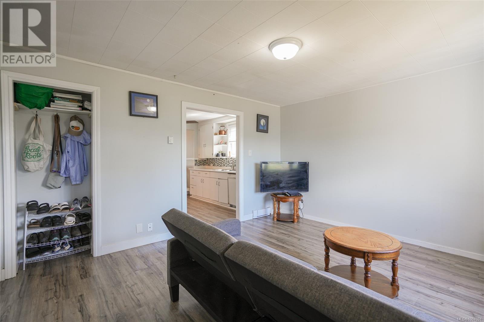 Photo 2 of 2939 11 Th Ave, Port Alberni BC