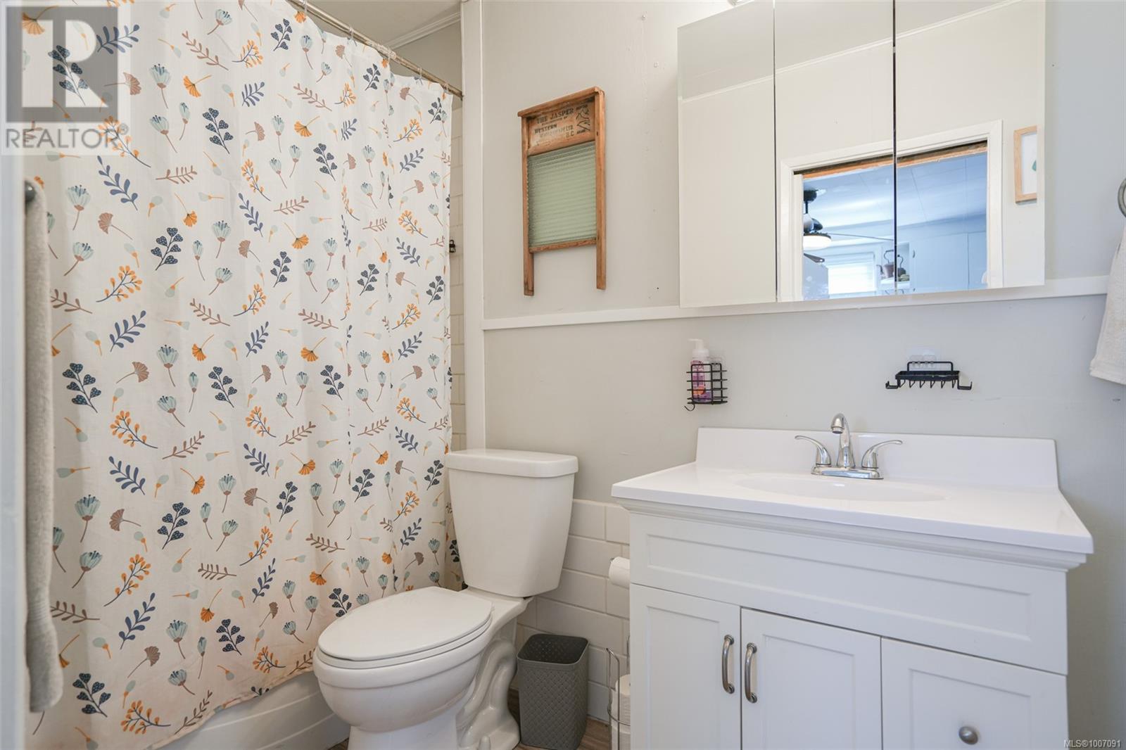 Photo 14 of 2939 11 Th Ave, Port Alberni BC