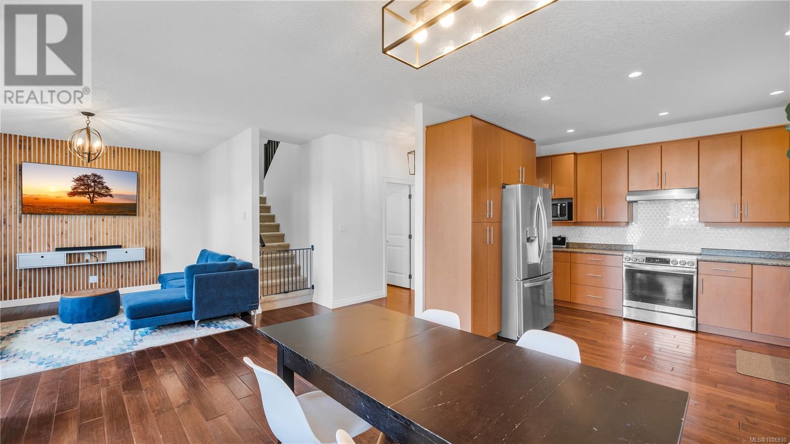 Photo 8 of 108 6591 Arranwood Dr, Sooke BC