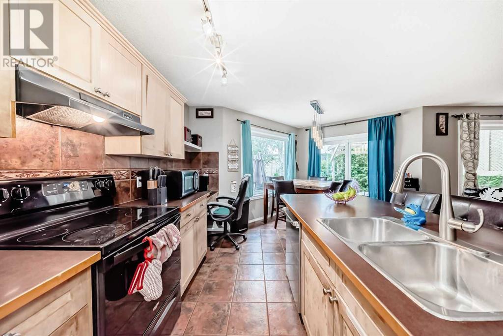 Single Family House for Sale in  Chapalina Crescent SE Chaparral Calgary 
