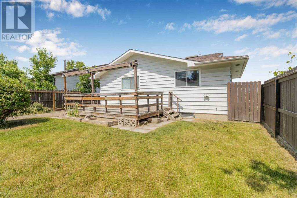 Single Family House Bungalow for Sale in  Bermuda Way NW Beddington Heights Calgary 