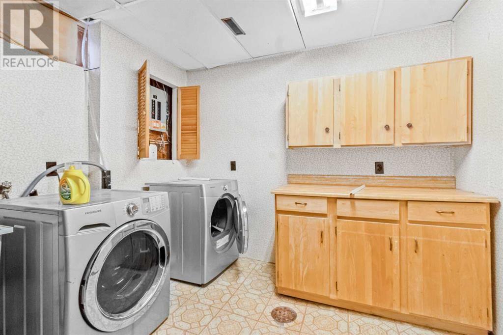 Single Family House Bungalow for Sale in  Bermuda Way NW Beddington Heights Calgary 