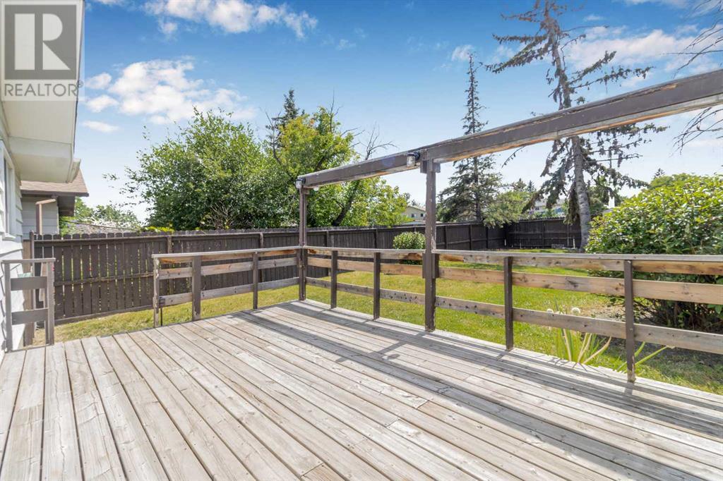 Single Family House Bungalow for Sale in  Bermuda Way NW Beddington Heights Calgary 