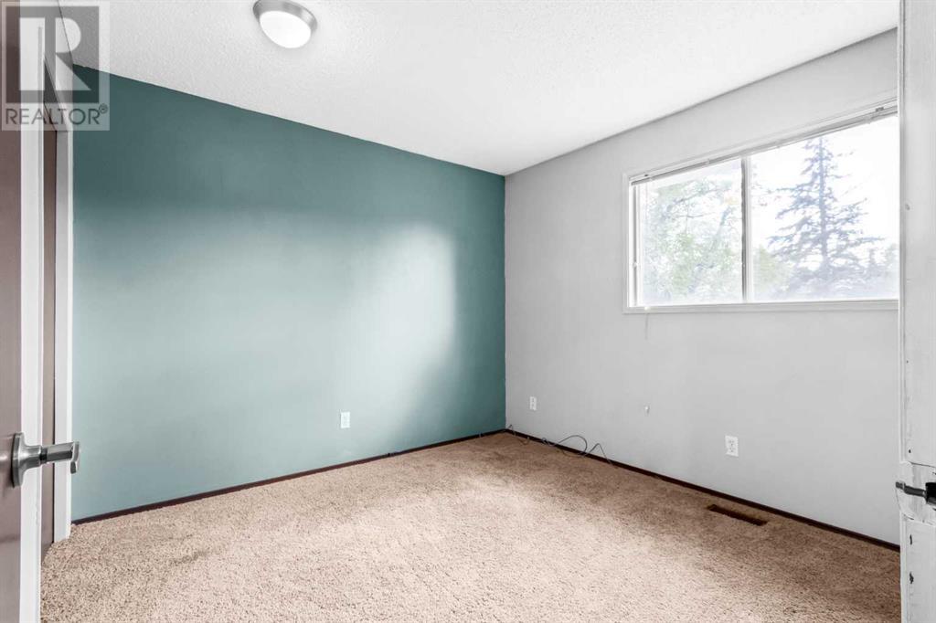 Single Family House Bungalow for Sale in  Bermuda Way NW Beddington Heights Calgary 