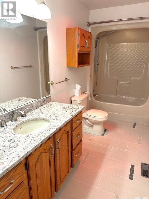Photo 10 of 1635 Marquis Avenue, Moose Jaw SK