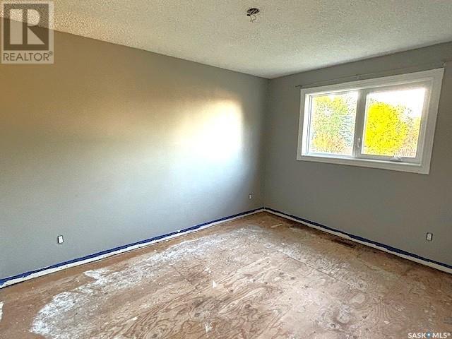 Photo 12 of 1635 Marquis Avenue, Moose Jaw SK
