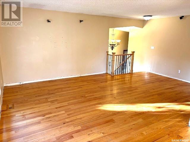 Photo 7 of 1635 Marquis Avenue, Moose Jaw SK