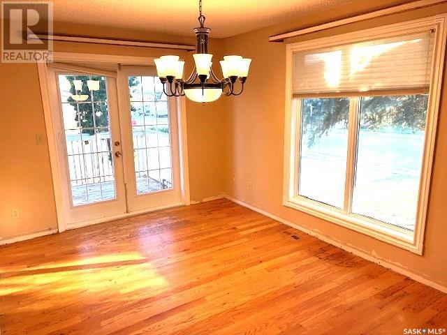 Photo 8 of 1635 Marquis Avenue, Moose Jaw SK