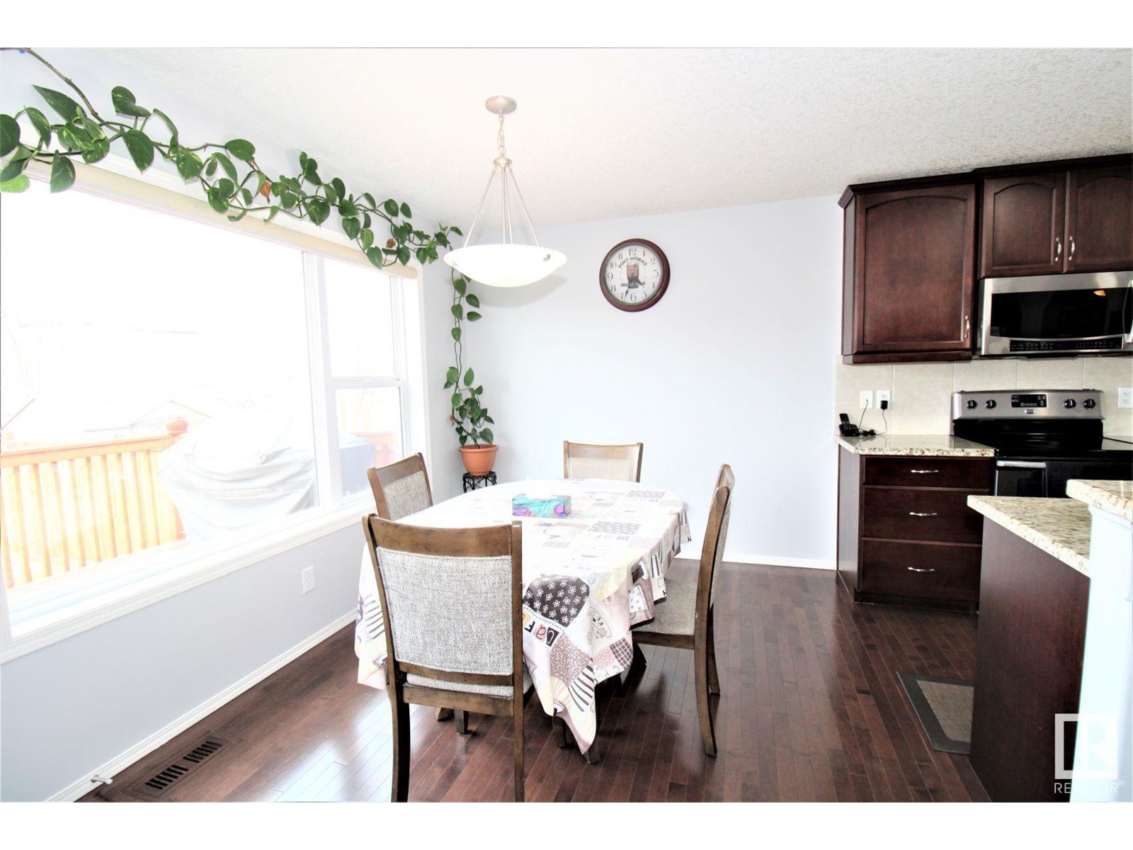 Photo 12 of 1218 37 Av Nw Nw, Edmonton AB