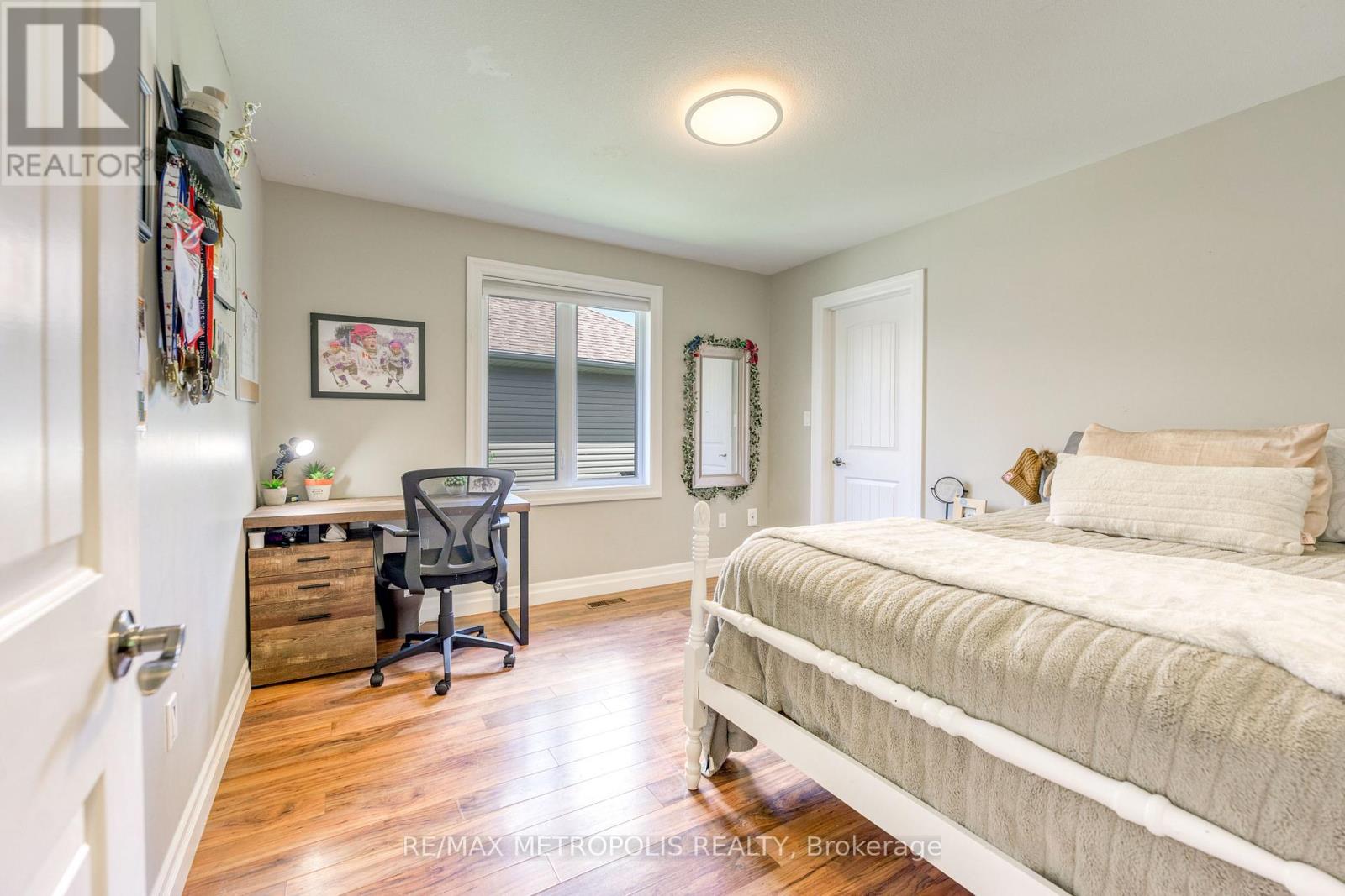 Photo 23 of 492 First Avenue, Petrolia ON