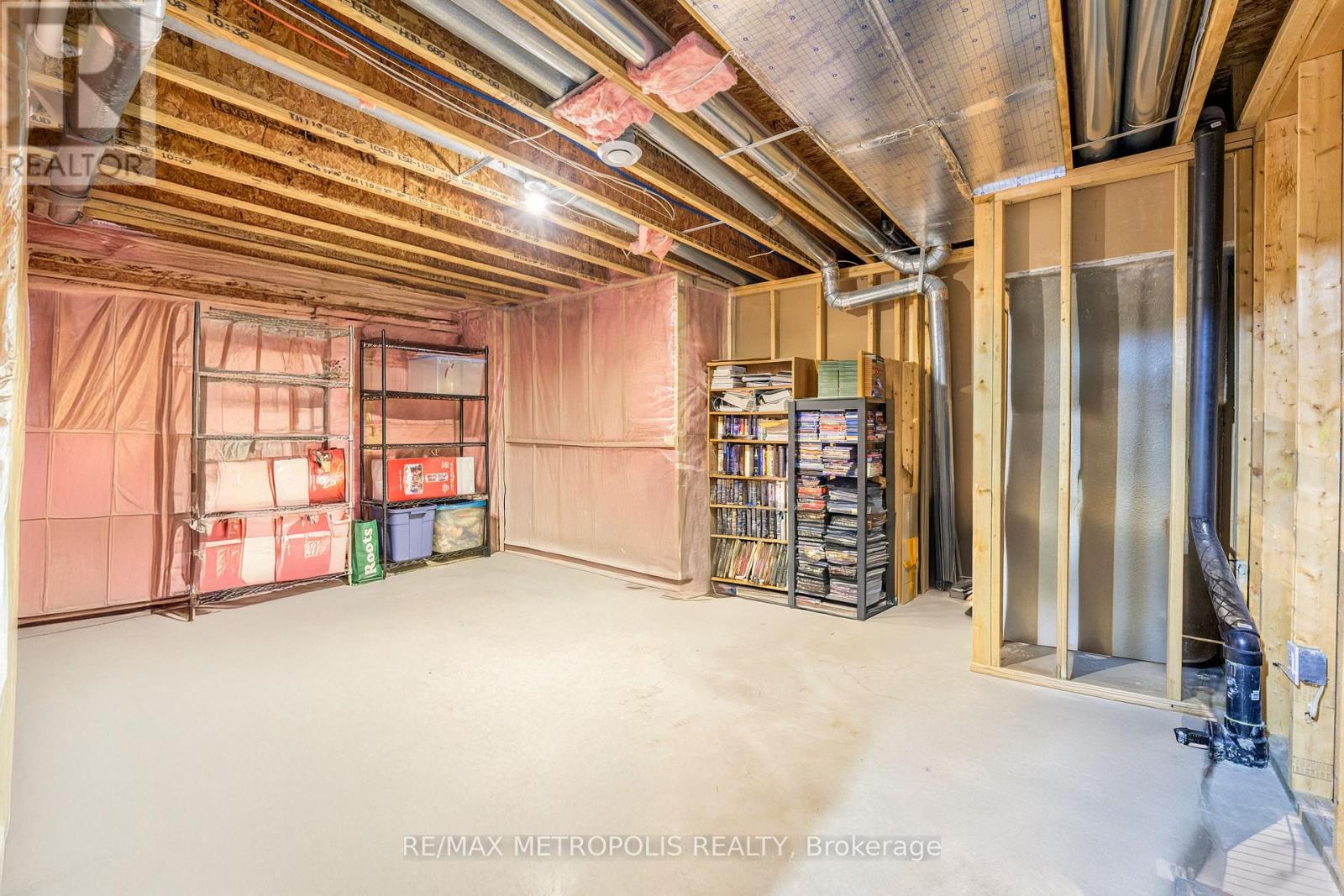 Photo 33 of 492 First Avenue, Petrolia ON