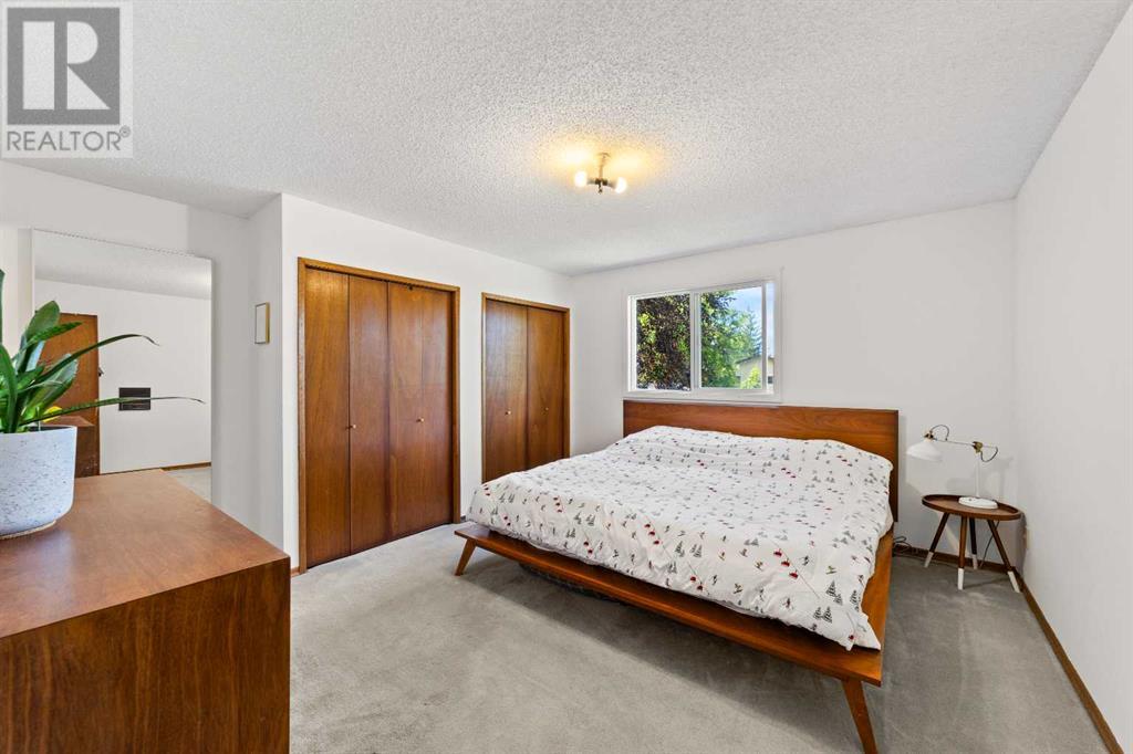 Single Family House 4 Level for Sale in  Bernard Court NW Beddington Heights Calgary 