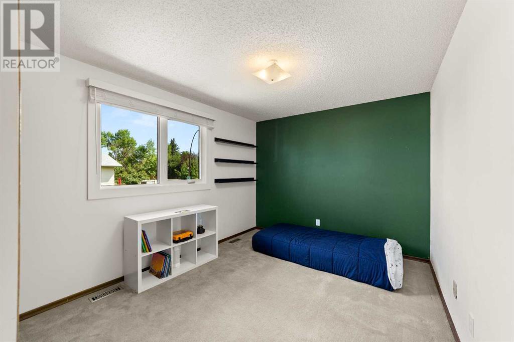 Single Family House 4 Level for Sale in  Bernard Court NW Beddington Heights Calgary 