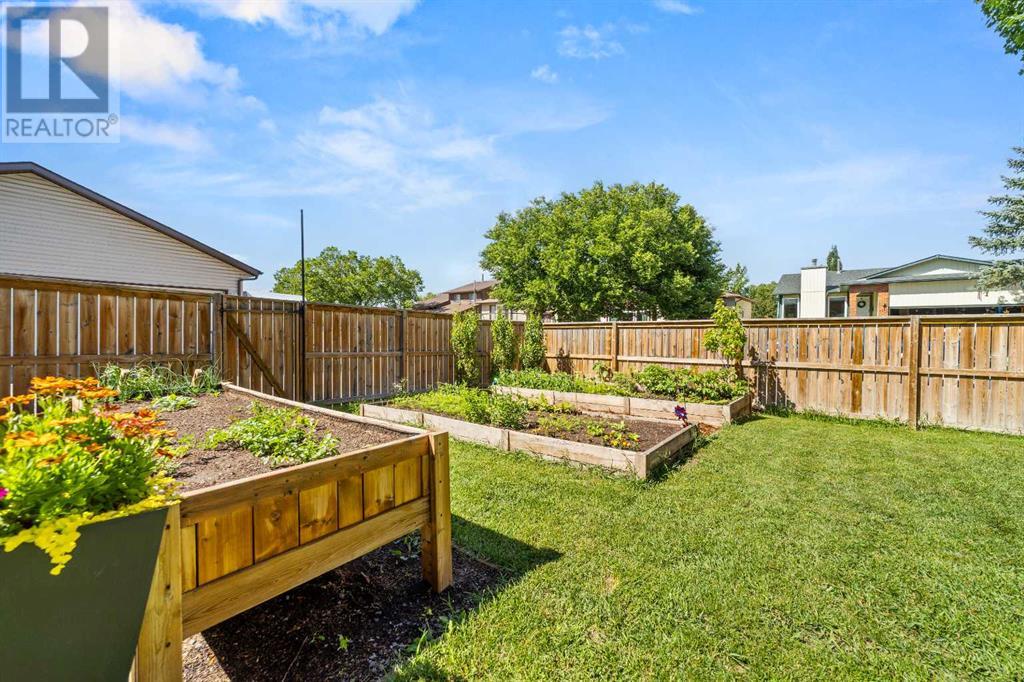 Single Family House 4 Level for Sale in  Bernard Court NW Beddington Heights Calgary 