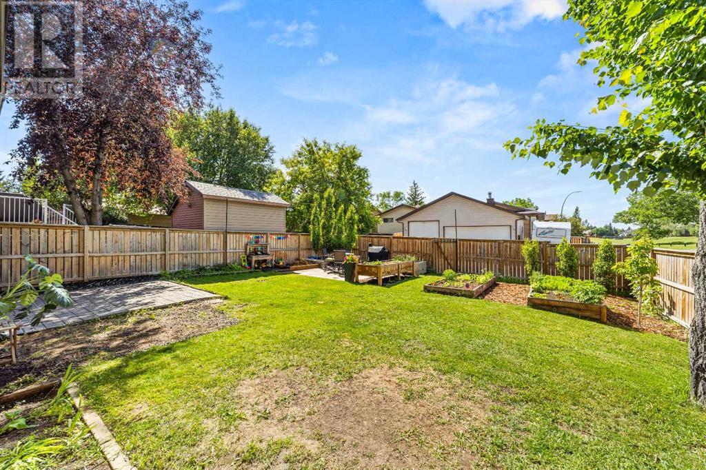 Single Family House 4 Level for Sale in  Bernard Court NW Beddington Heights Calgary 