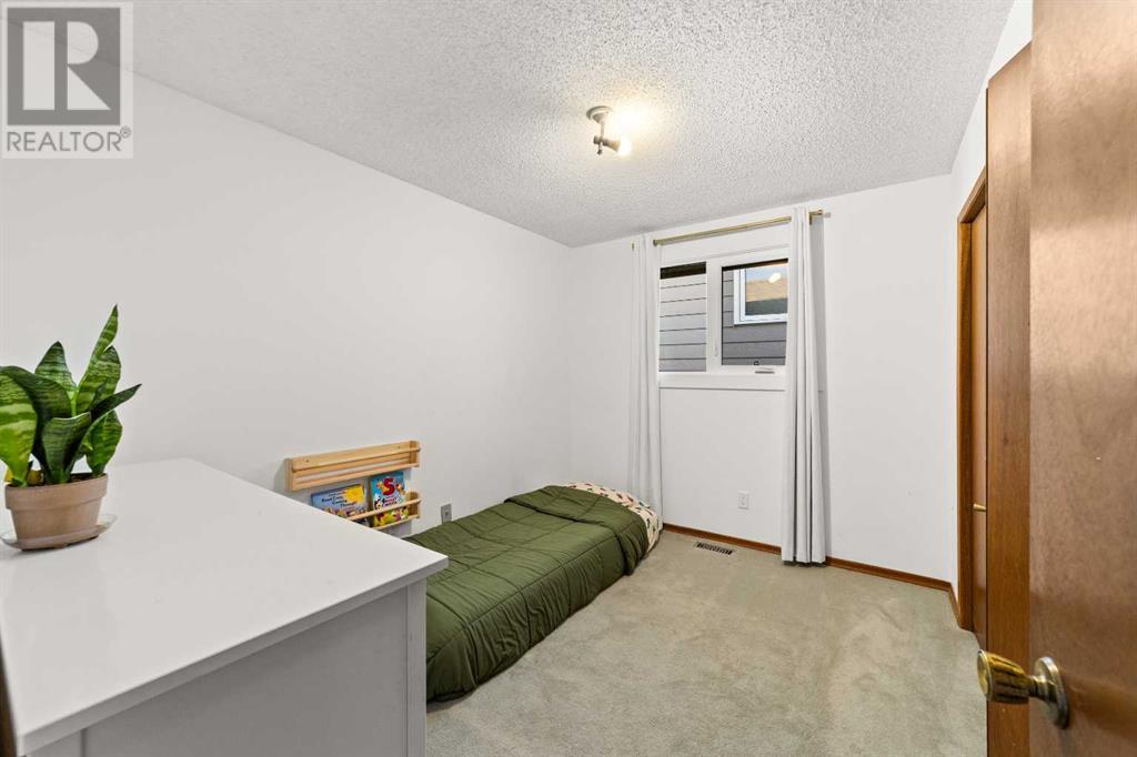 Single Family House 4 Level for Sale in  Bernard Court NW Beddington Heights Calgary 