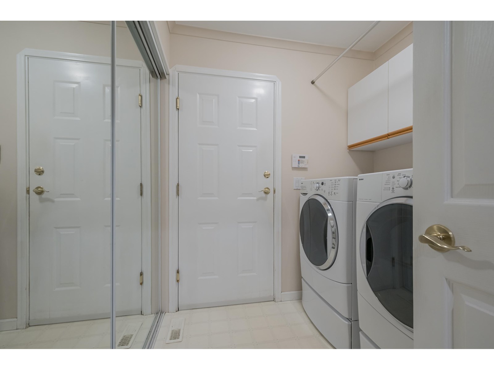 Photo 31 of 20792 91 Avenue, Langley BC