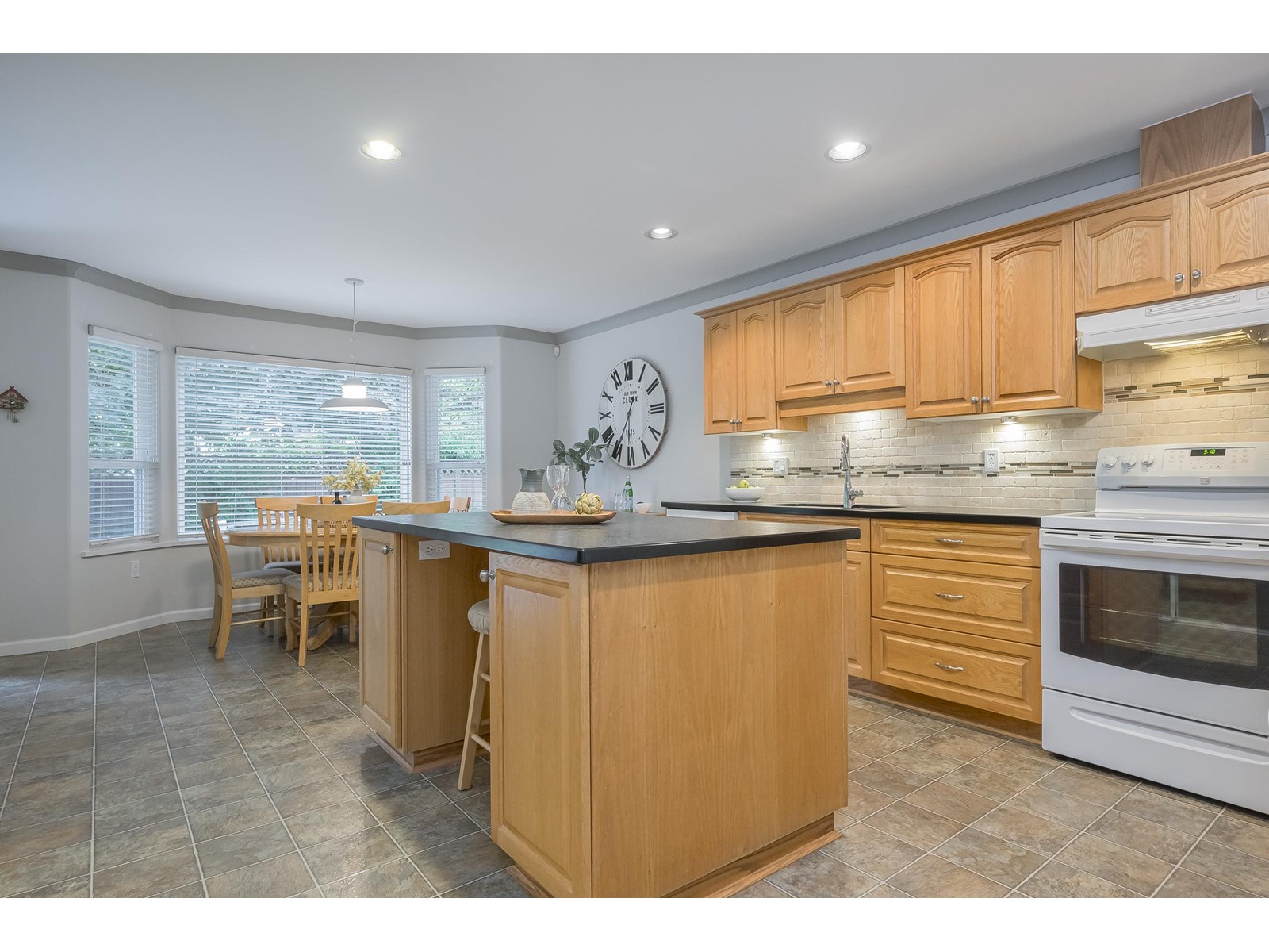 Photo 25 of 20792 91 Avenue, Langley BC