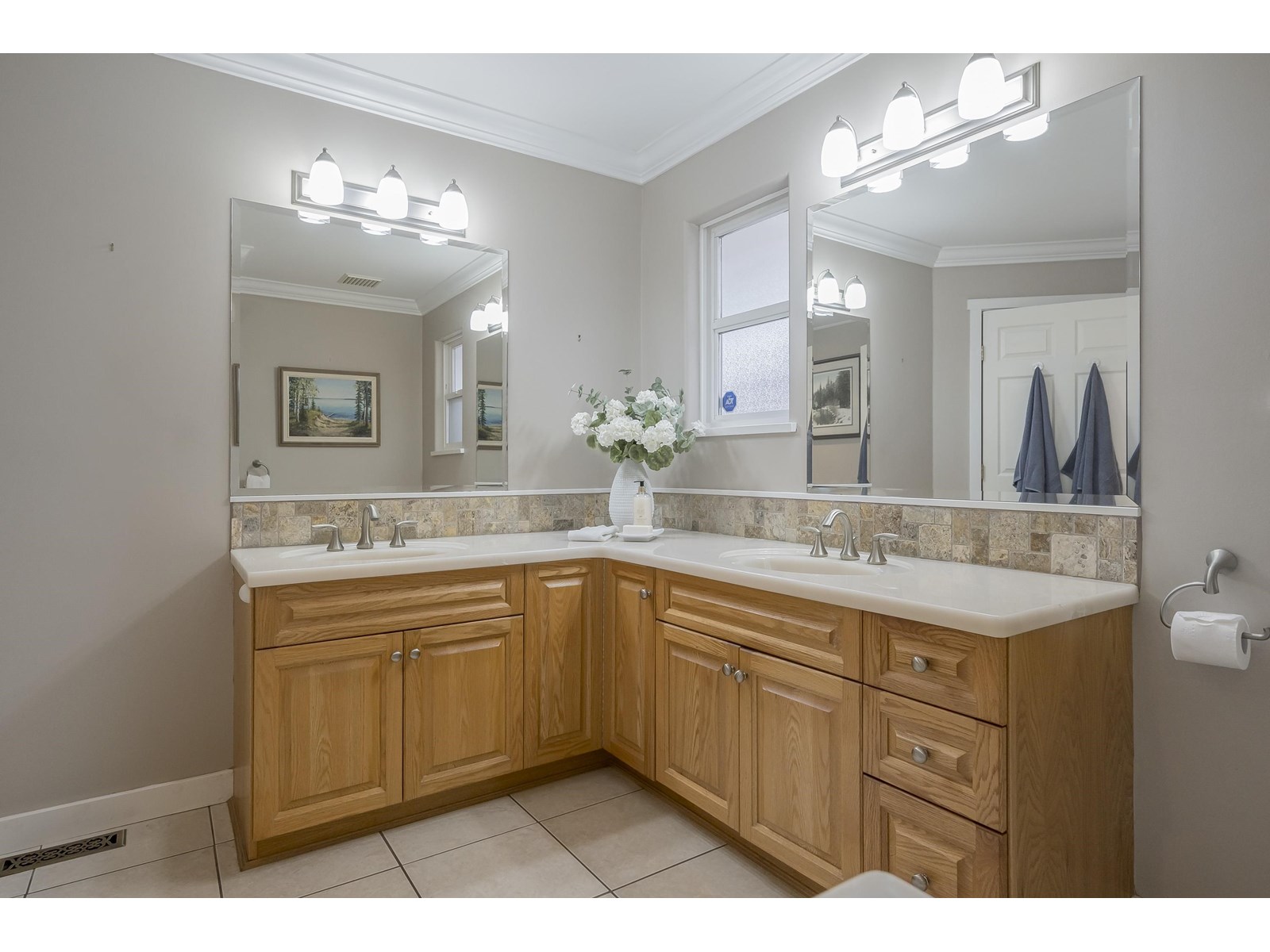 Photo 19 of 20792 91 Avenue, Langley BC