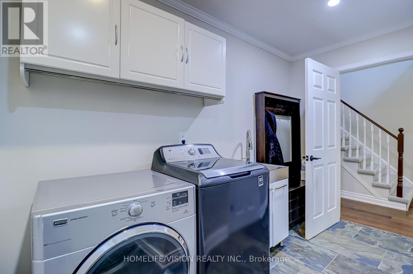 Photo 14 of 66 Munro Crescent, Uxbridge ON
