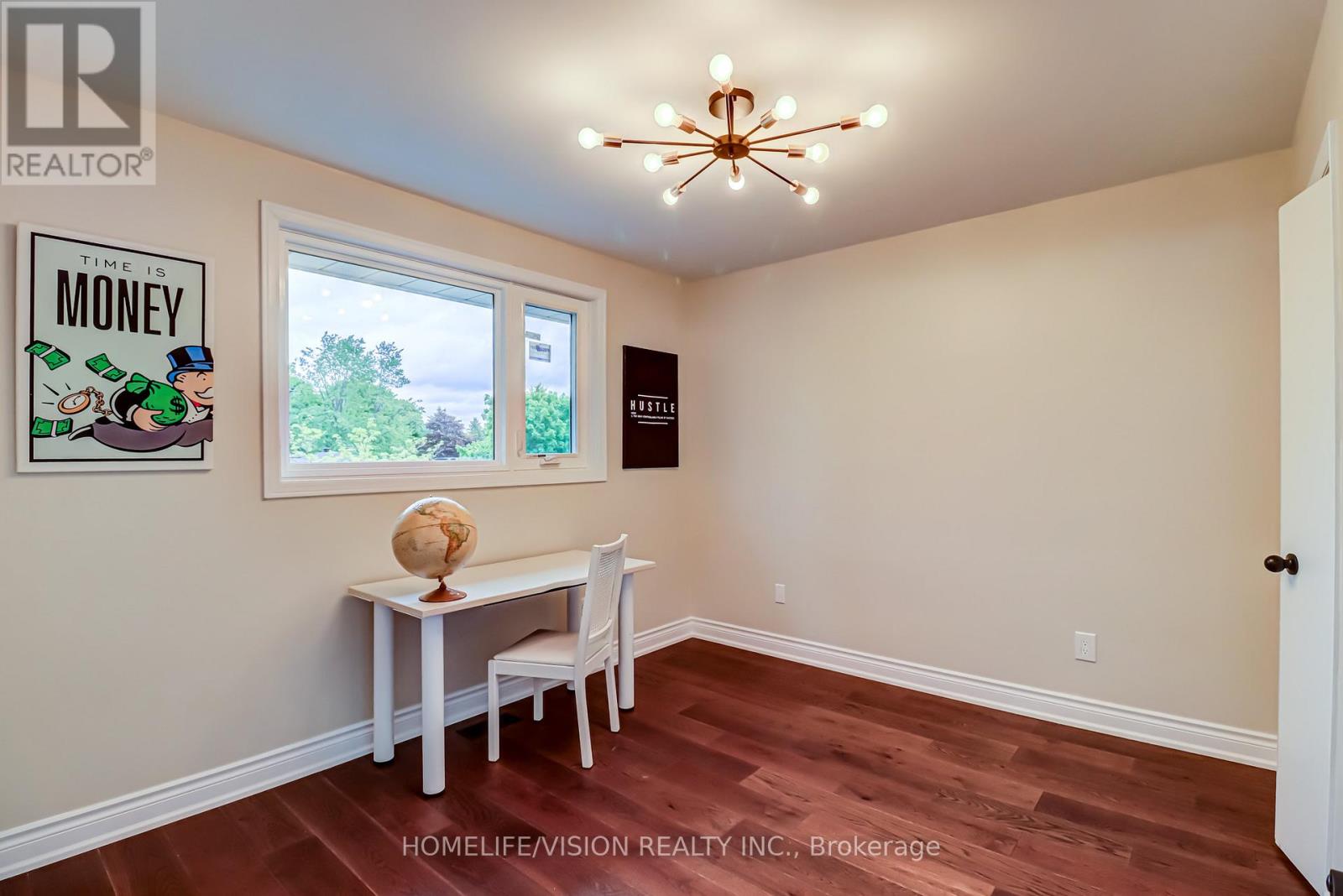 Photo 22 of 66 Munro Crescent, Uxbridge ON