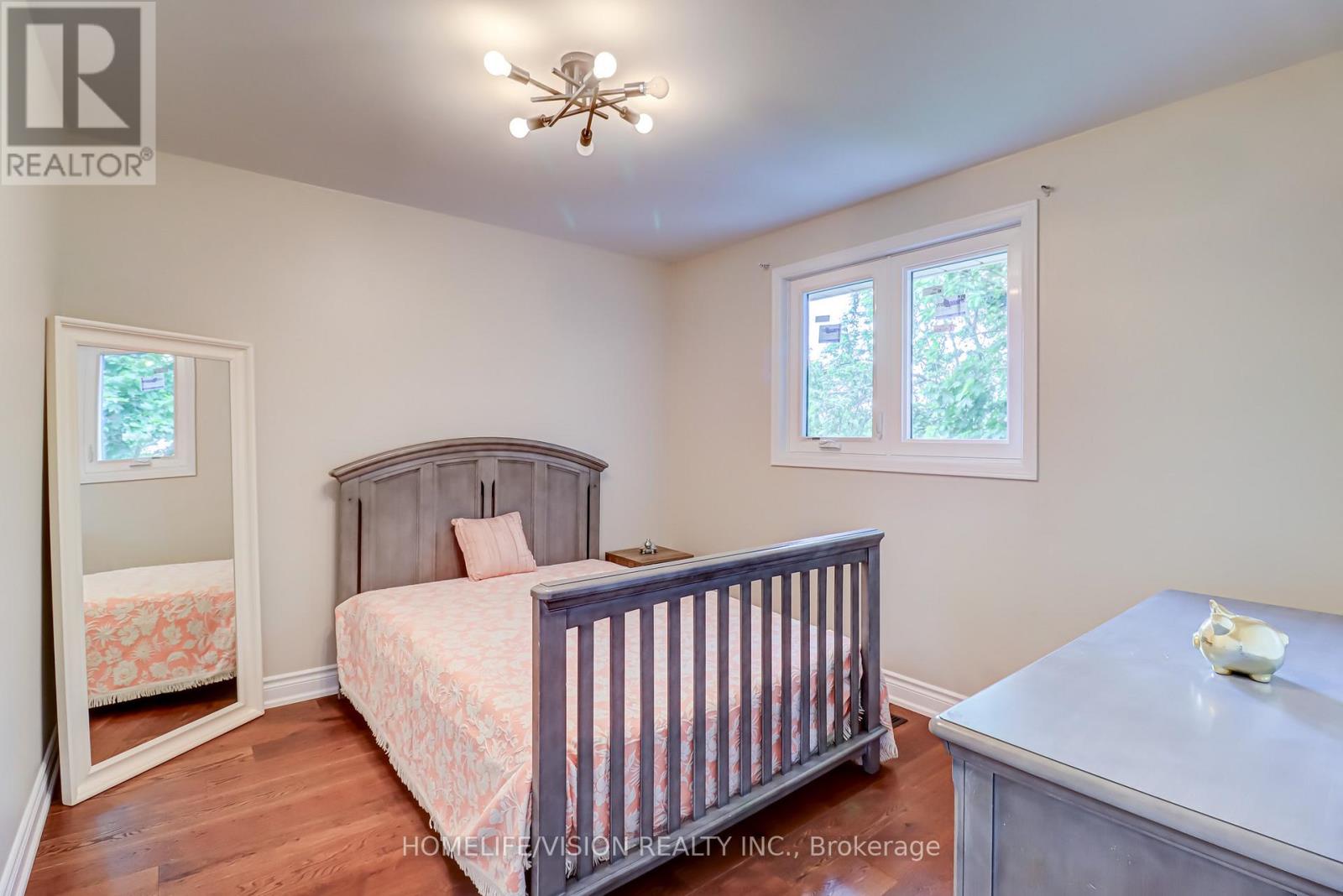 Photo 21 of 66 Munro Crescent, Uxbridge ON