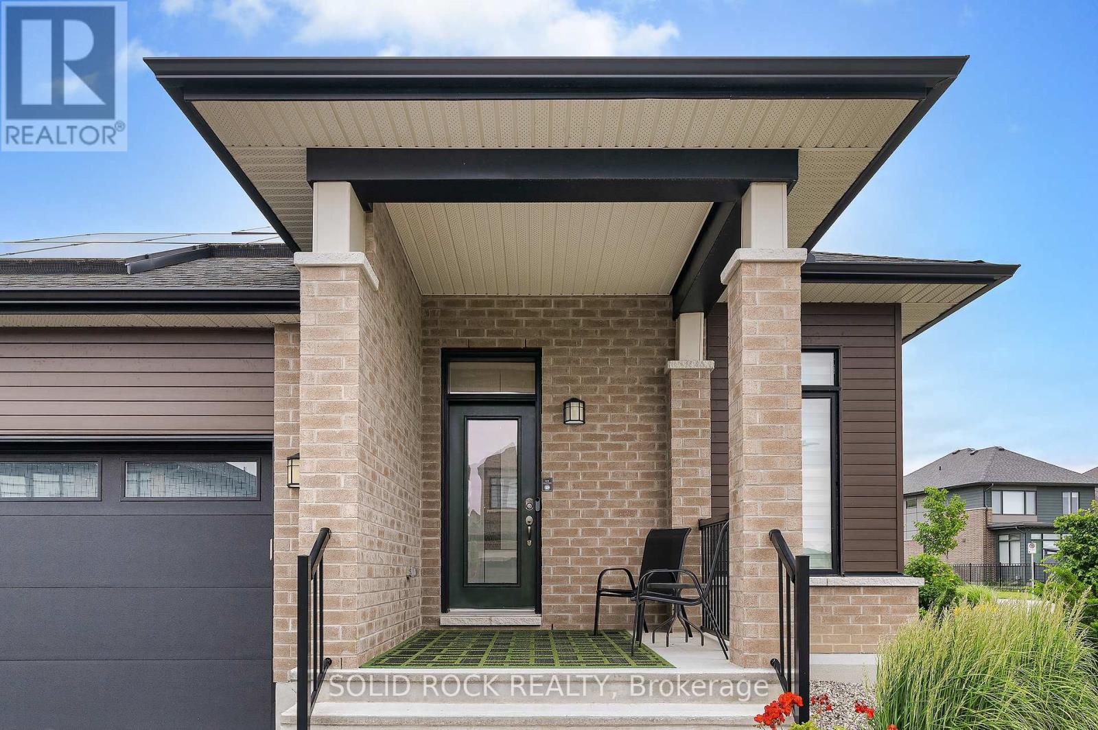 Photo 6 of 135 Pathfinder Way, Ottawa ON