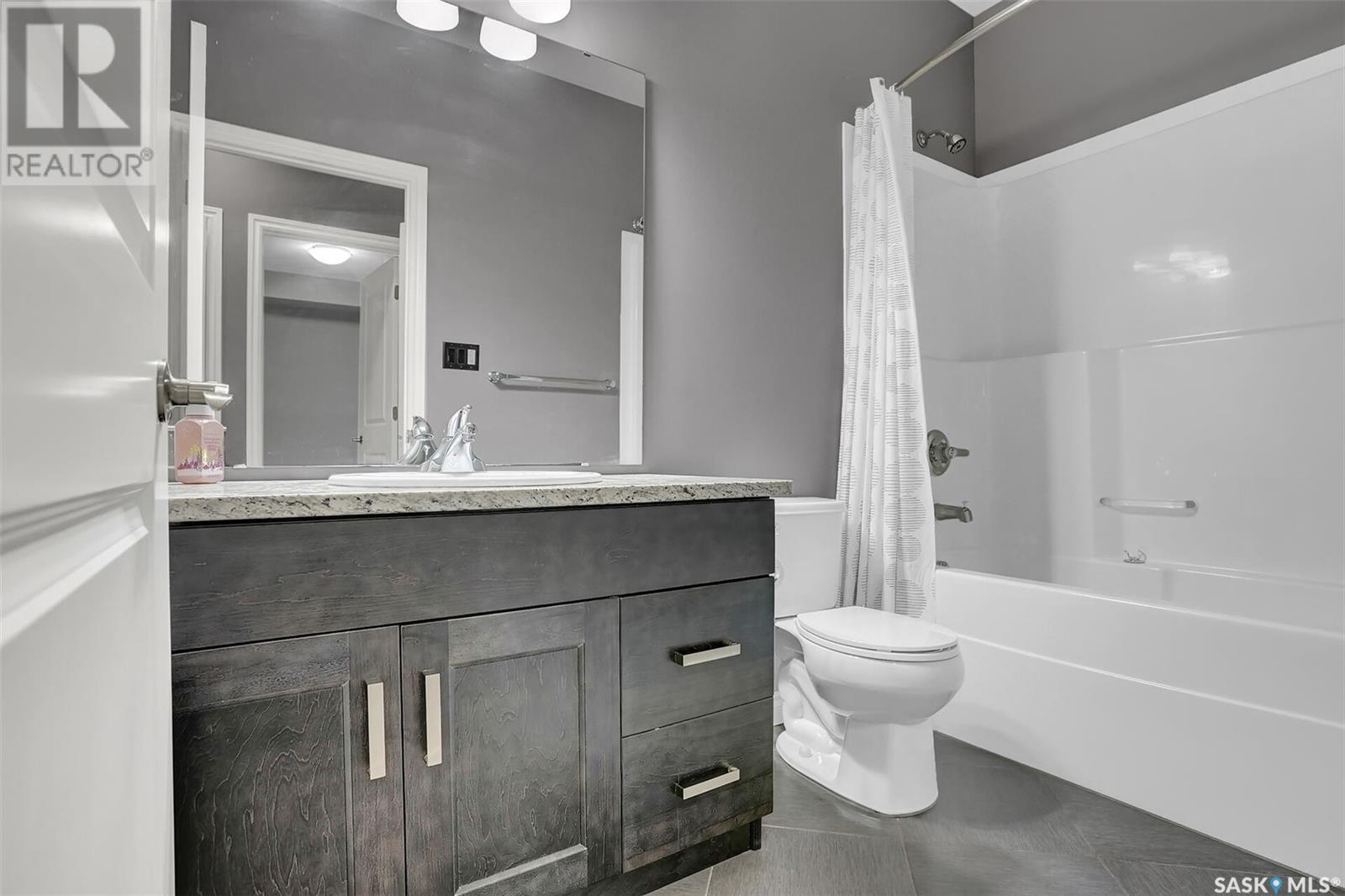 Photo 2 of 104 4891 Trinity Lane, Regina SK