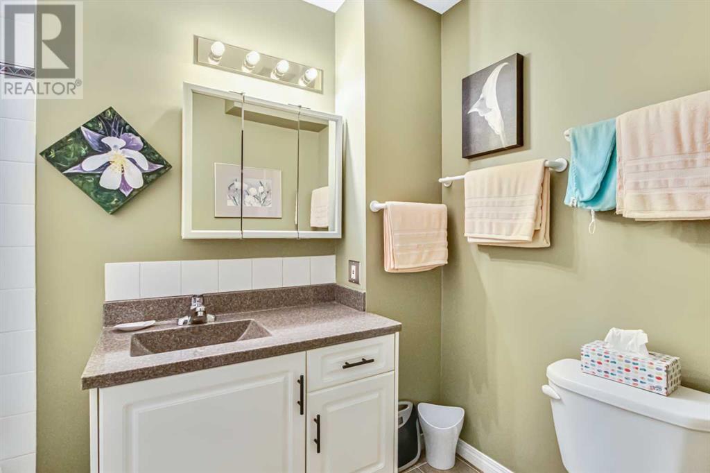 Single Family House for Sale in    Avenue NW Varsity Calgary 