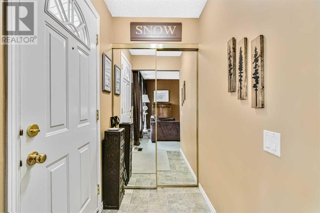 Single Family House for Sale in    Avenue NW Varsity Calgary 
