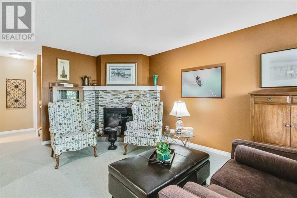 Single Family House for Sale in    Avenue NW Varsity Calgary 