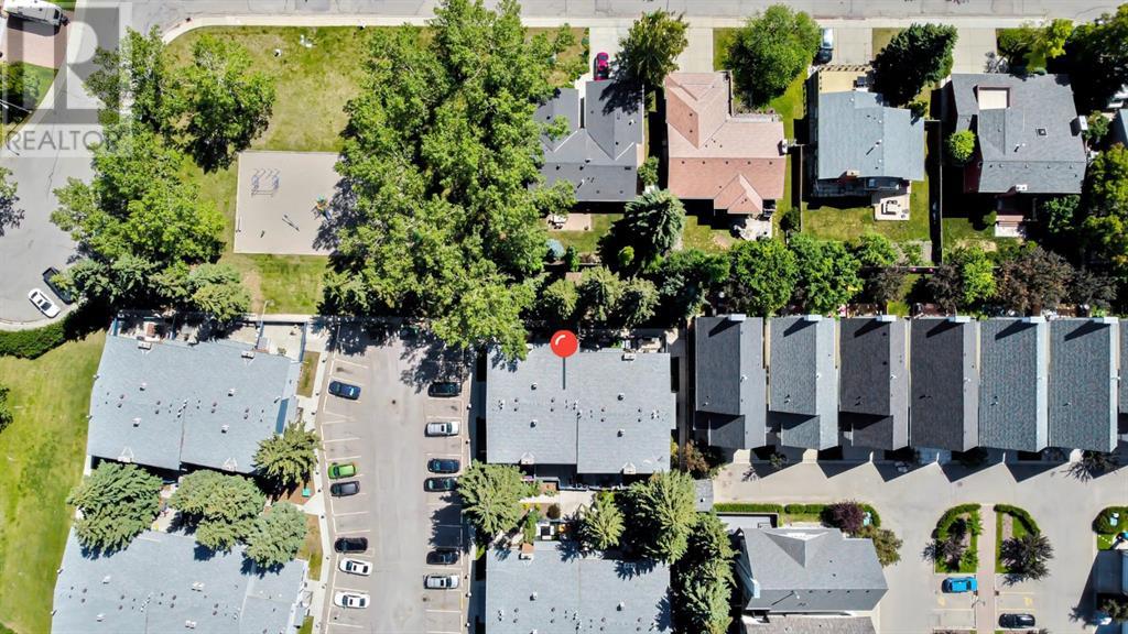Single Family House for Sale in    Avenue NW Varsity Calgary 