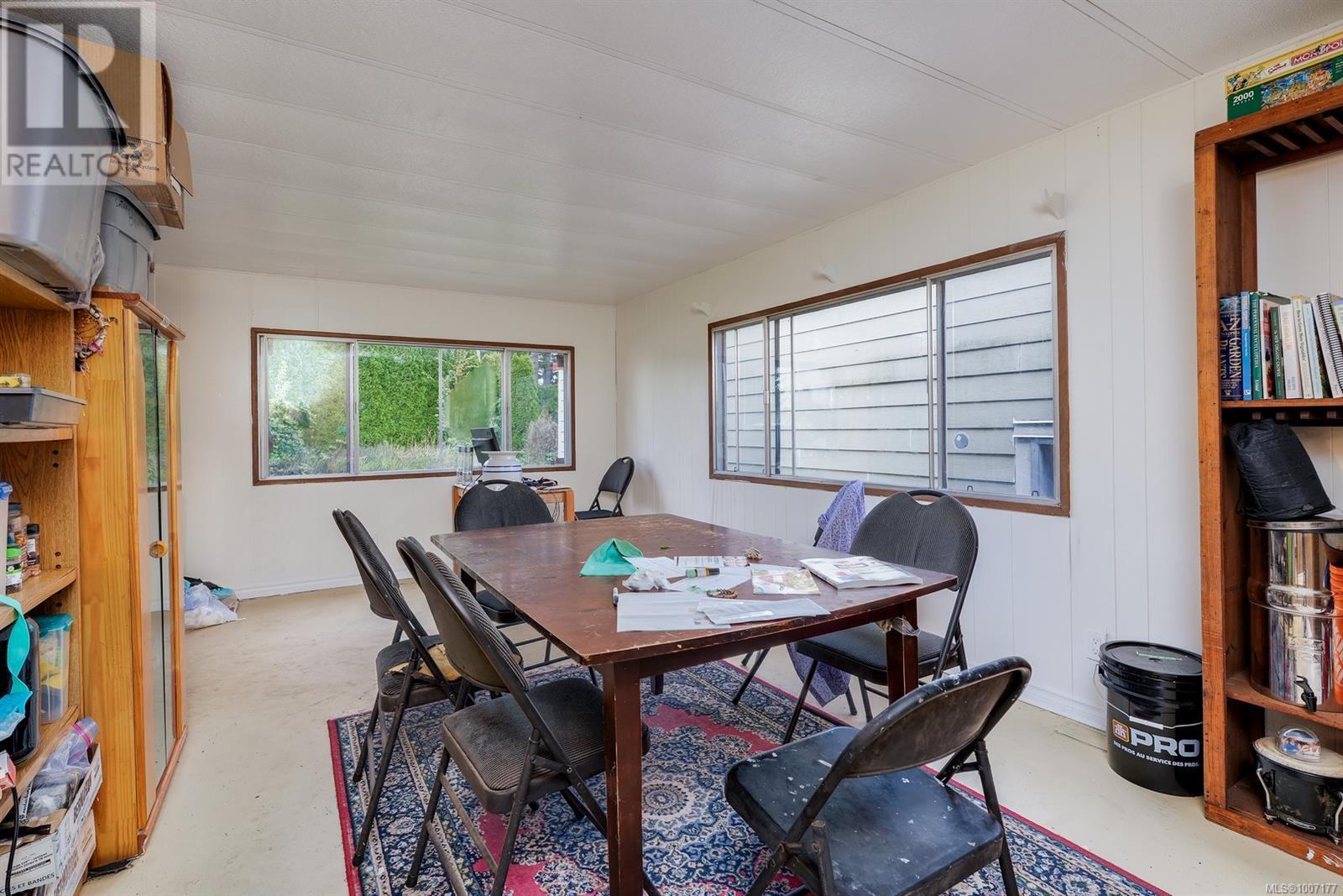 8214 East Saanich Rd, Central Saanich
