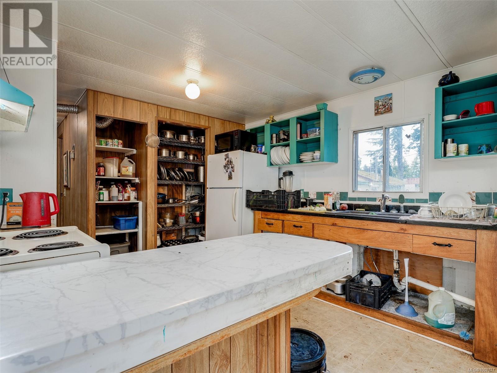 8214 East Saanich Rd, Central Saanich