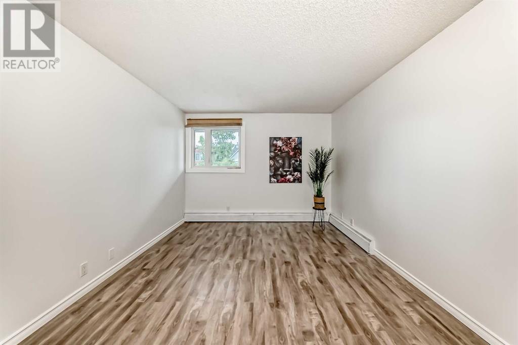 Single Family House for Sale in    Avenue SW Windsor Park Calgary 