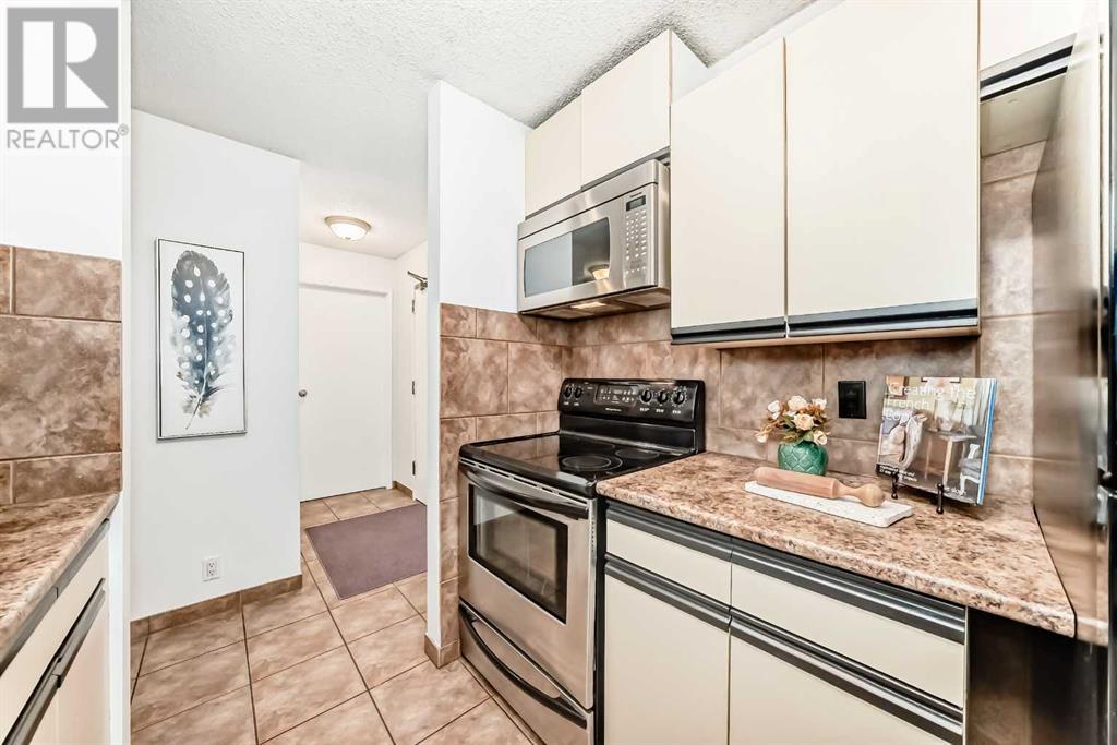 Single Family House for Sale in    Avenue SW Windsor Park Calgary 
