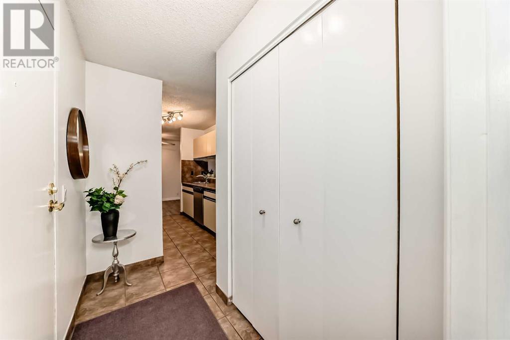 Single Family House for Sale in    Avenue SW Windsor Park Calgary 